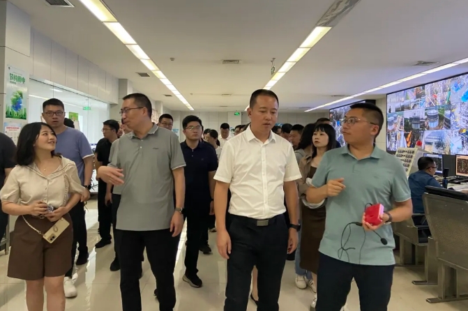 市委黨校中青班蒞臨集團(tuán)考察調(diào)研