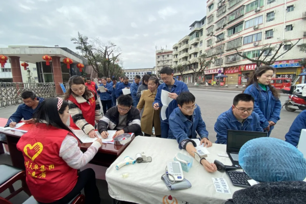 愛心“注”力 熱血“續(xù)航”:集團(tuán)員工無(wú)償獻(xiàn)血顯擔(dān)當(dāng)